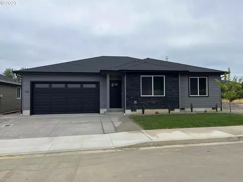 124 Elkton St, Sutherlin, OR 97479