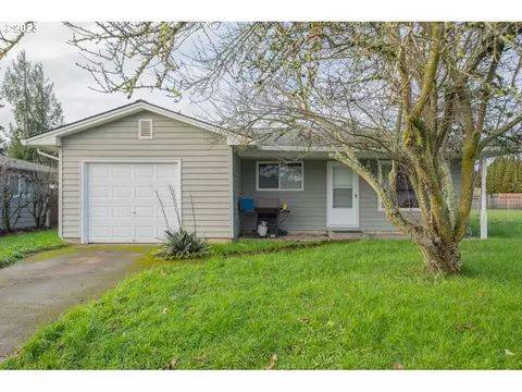 2428 Hill St, Albany, OR 97322