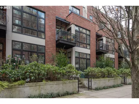 1120 NW Johnson St #2, Portland, OR 97209