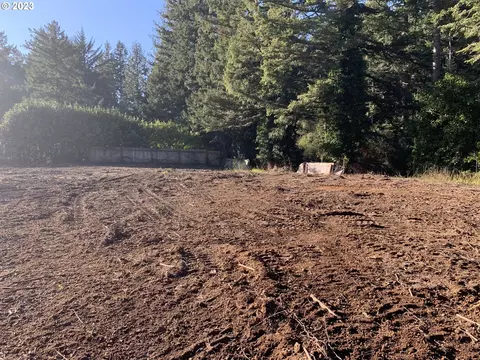 87356 Lower Four Mile Ln, Bandon, OR 97411