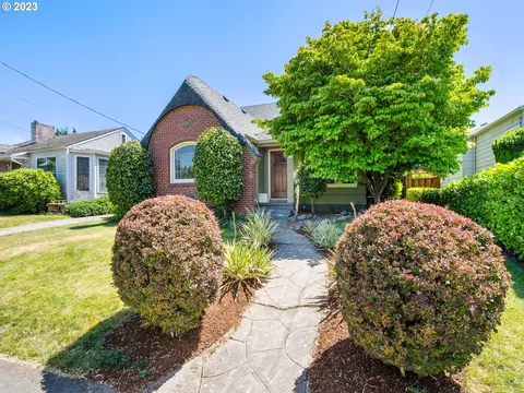 408 N Holland St, Portland, OR 97217