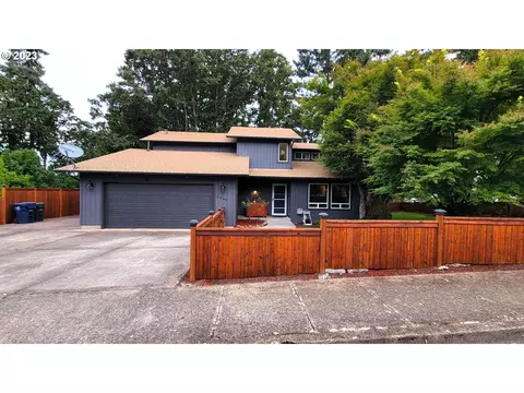 6846 Dogwood St, Springfield, OR 97478