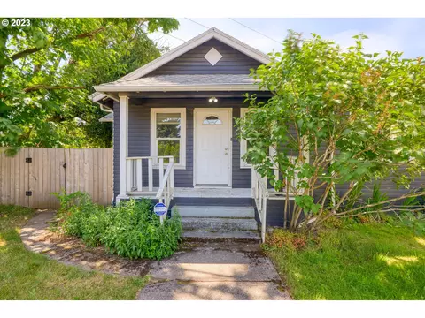 9924 SE Duke St, Portland, OR 97266