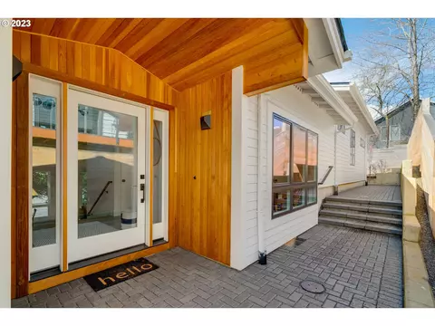 6965 SW 45th Ave, Portland, OR 97219