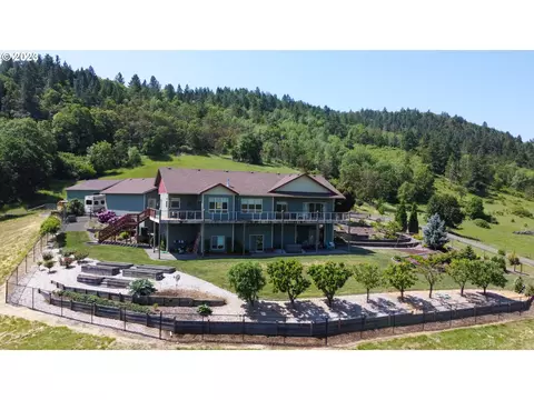 1624 Happy Valley Rd, Roseburg, OR 97471