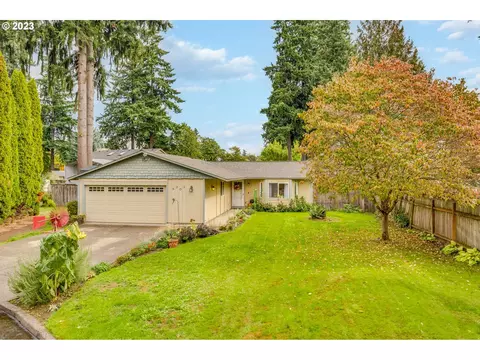 8205 NE 138th Ct, Vancouver, WA 98682