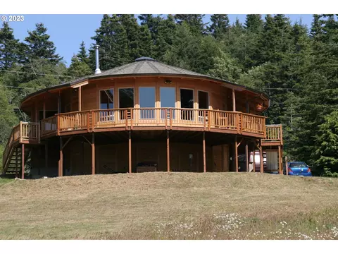 35606 Coy Creek Rd, Gold Beach, OR 97444