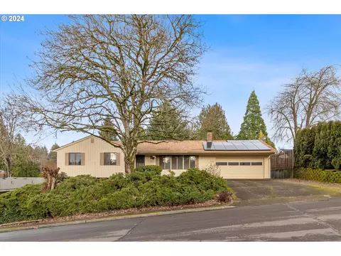 10975 SW Mira Ct, Tigard, OR 97223