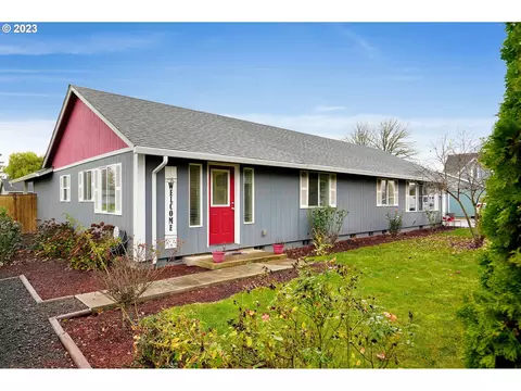 116 E 1st St, Halsey, OR 97348
