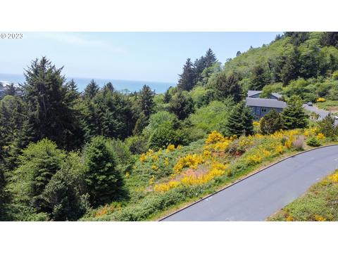 115 NE Spring Ave, Depoe Bay, OR 97341