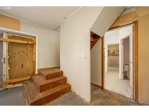 Entry Way - 11736 Orchard Ave, Mapleton, OR 97453 photo 1 of 2
