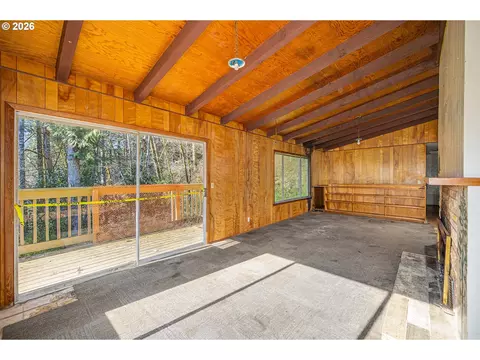 Living - 11736 Orchard Ave, Mapleton, OR 97453 photo 10 of 10