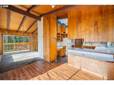 Living - 11736 Orchard Ave, Mapleton, OR 97453 photo 2 of 10
