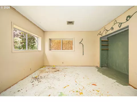 Bedroom - 11736 Orchard Ave, Mapleton, OR 97453 photo 1 of 7