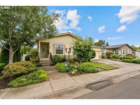 3220 Crescent Ave #21, Eugene, OR 97408