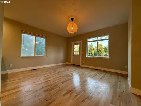 29925 SEagle View Dr, Eagle Creek, OR 97022