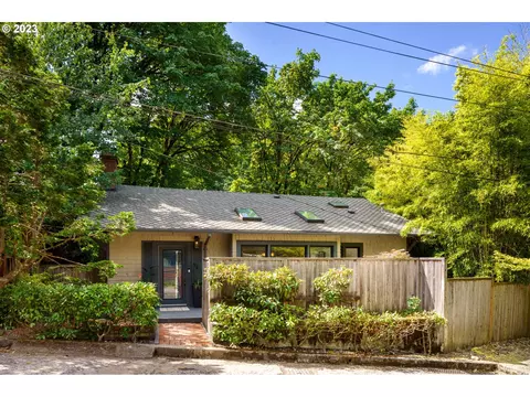 2360 SW Market Street Dr, Portland, OR 97201