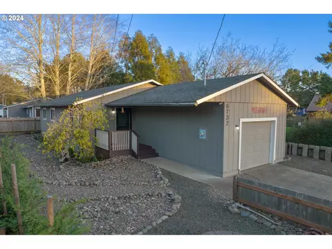 6732 SW Galley Ave, Lincoln City, OR 97367