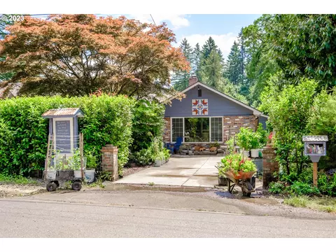 4840 SW Dogwood Dr, Lake Oswego, OR 97035