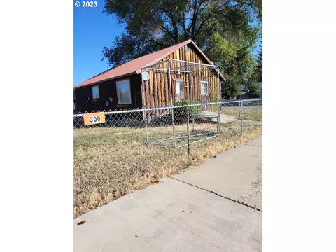 300 2nd St, North Powder, OR 97867