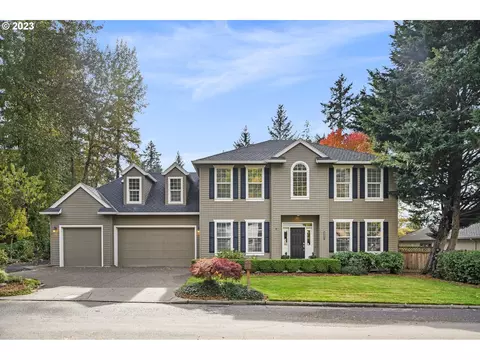 4904 Parkhill St, Lake Oswego, OR 97035