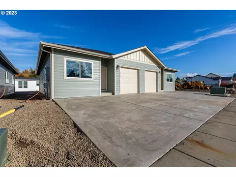 4510 Live Oak St, Sweet Home, OR 97386