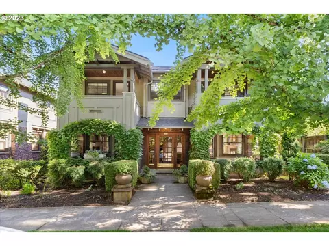 1825 SW Elm St #4, Portland, OR 97201