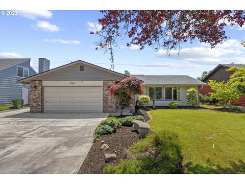 3135 Marigold St, Longview, WA 98632