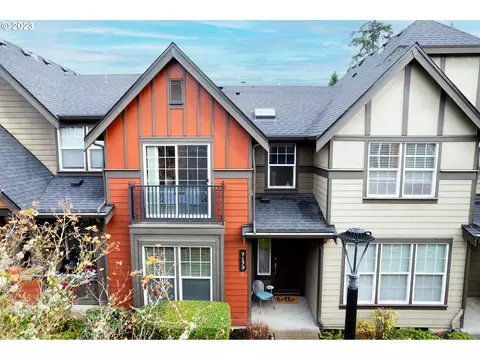 7179 NE Stonewater St, Hillsboro, OR 97124