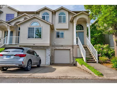 338 Crystal Springs Ln, Keizer, OR 97303