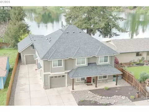 13321 Lakewood Ne Dr, Aurora, OR 97002