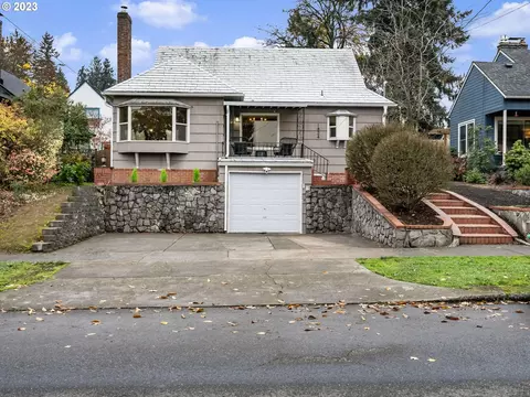 1824 NE Ainsworth St, Portland, OR 97211