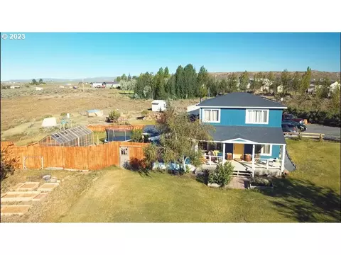 57023 Snowflake Rd, Christmas Valley, OR 97641