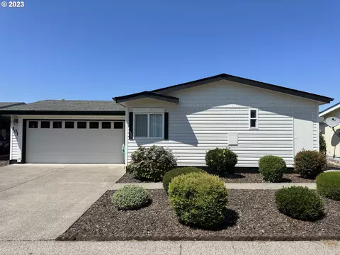 16500 SE 1st St #101, Vancouver, WA 98684