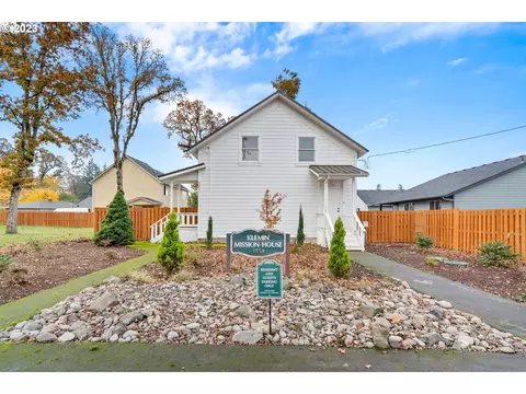 9277 Hope Ave NE, Salem, OR 97305