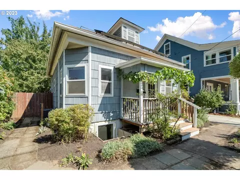 8017 N Willamette Blvd, Portland, OR 97203