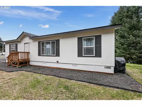 1016 Whipple Ct, Yoncalla, OR 97499