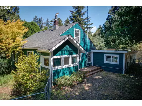 581 SE Gibson Rd, Waldport, OR 97394