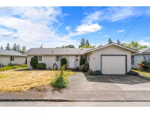 1325 1st Ave, Sweet Home, OR 97386