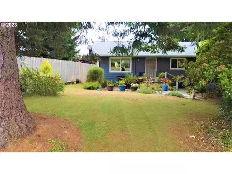 821 N 2nd St, Brookings, OR 97415