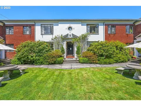 2167 NW Irving St #6, Portland, OR 97210