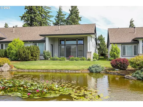 3483 Avalon Dr #231, Hood River, OR 97031