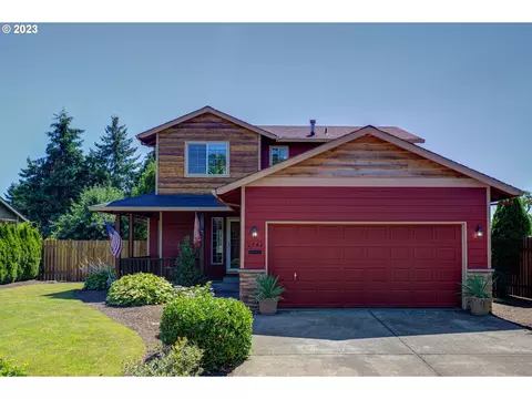2742 Championship Dr, Woodburn, OR 97071