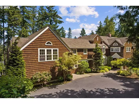 1962 S Military Rd, Portland, OR 97219