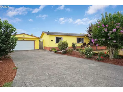 3202 S 8th St, Lebanon, OR 97355