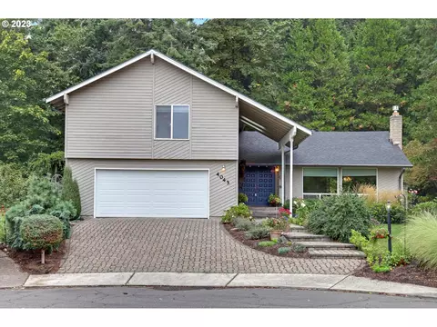 4043 SW 48th Pl, Portland, OR 97221
