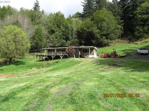 63203 Horse Poor Ln, Coos Bay, OR 97420