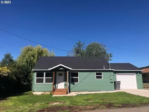 726 NE Center St, Sheridan, OR 97378