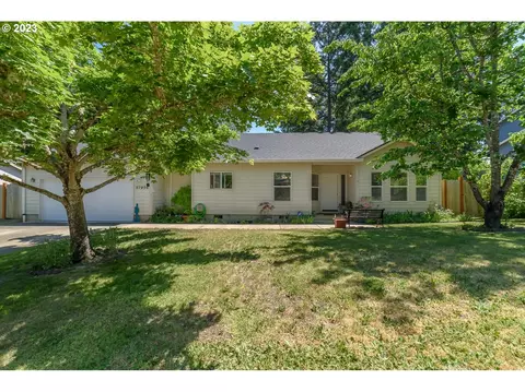 87955 9th St, Veneta, OR 97487