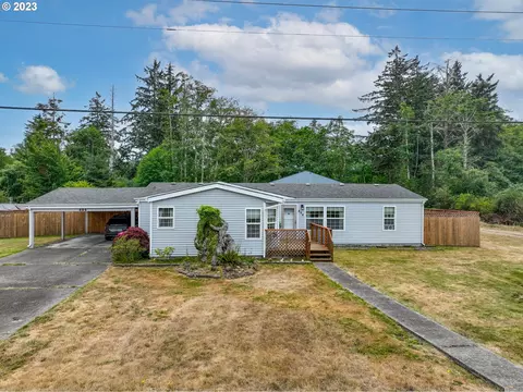 494 7th Ave, Hammond, OR 97121